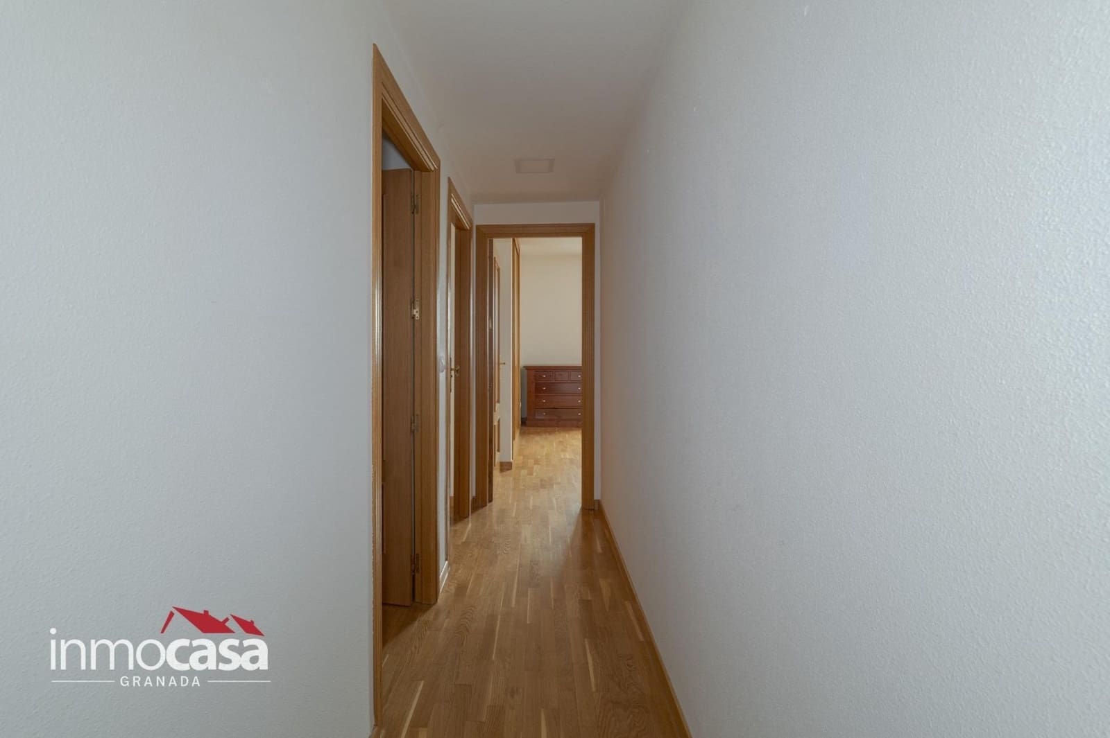 Appartement de 3 chambres à louer à Grenade ville avec piscine garage - 1 400 € (Ref: 10187247)