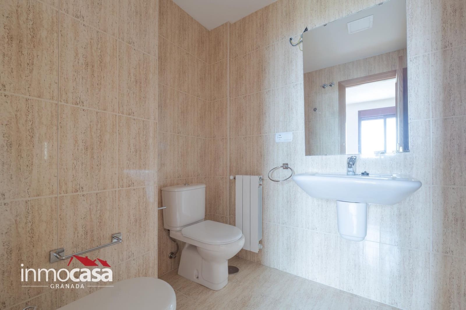 Appartement de 3 chambres à louer à Grenade ville avec piscine garage - 1 400 € (Ref: 10187247)