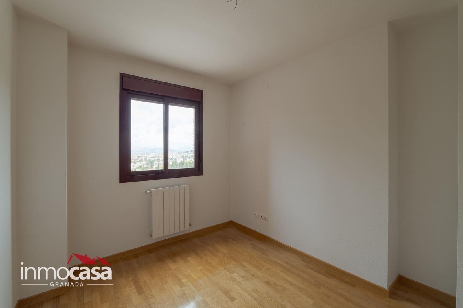 Appartement de 3 chambres à louer à Grenade ville avec piscine garage - 1 400 € (Ref: 10187247)
