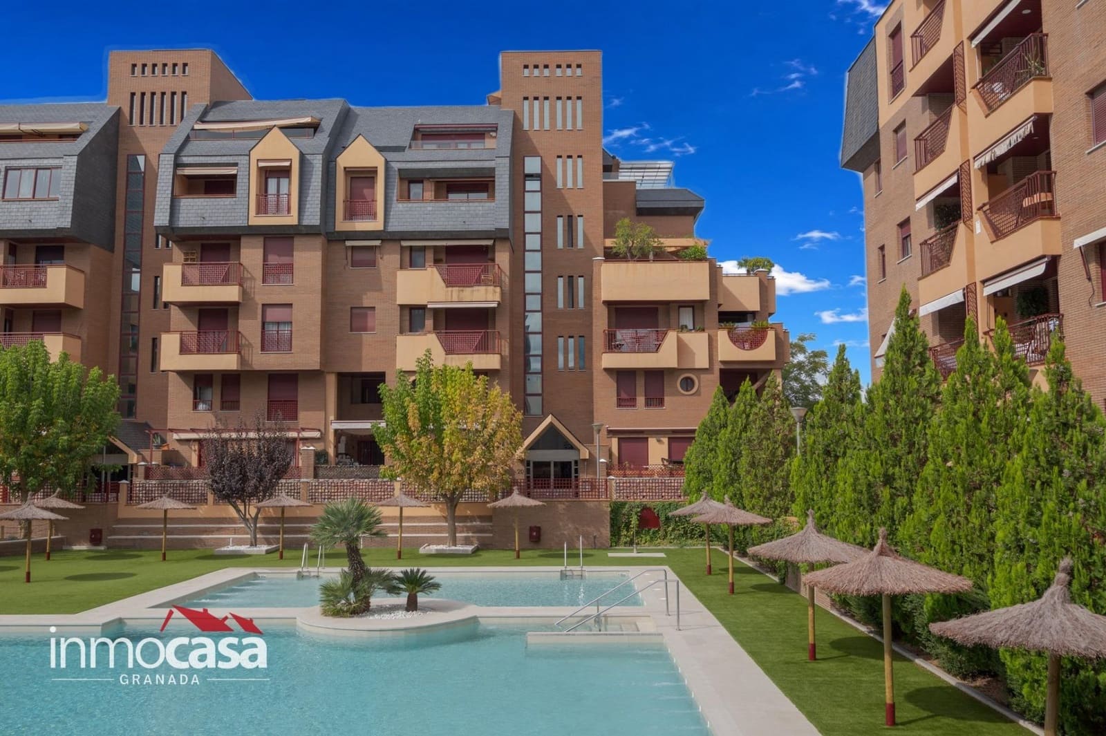 Appartement de 3 chambres à louer à Grenade ville avec piscine garage - 1 400 € (Ref: 10187247)