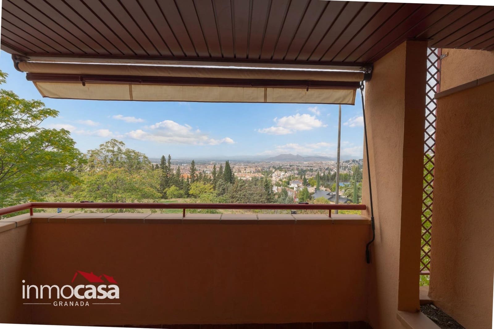 Appartement de 3 chambres à louer à Grenade ville avec piscine garage - 1 400 € (Ref: 10187247)