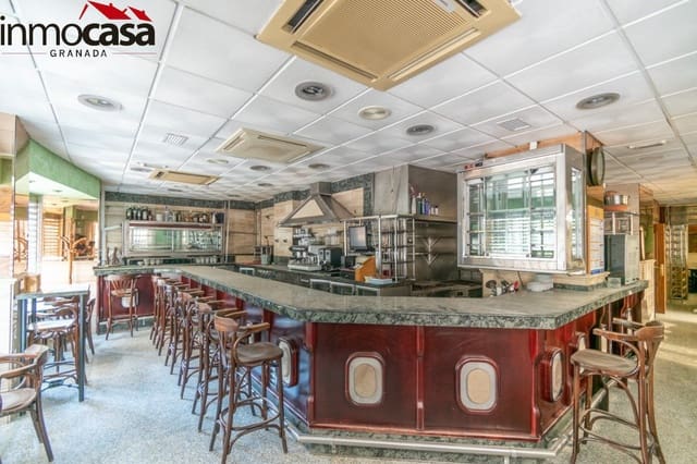 Commercial for sale in Cervantes, Granada city - € 314,000 (Ref: 8162028)