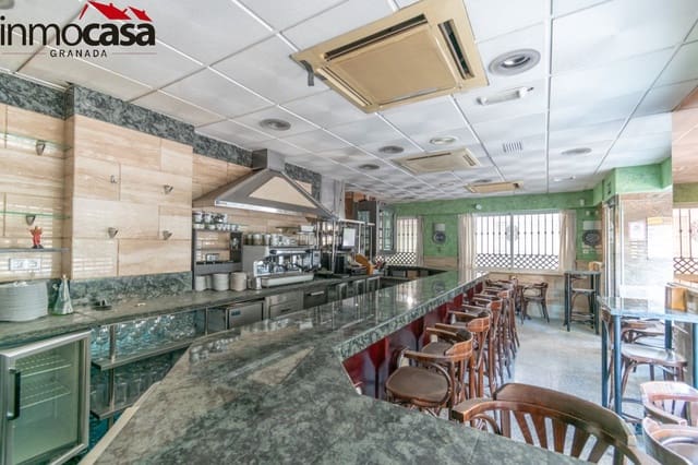 Commercial for sale in Cervantes, Granada city - € 314,000 (Ref: 8162028)