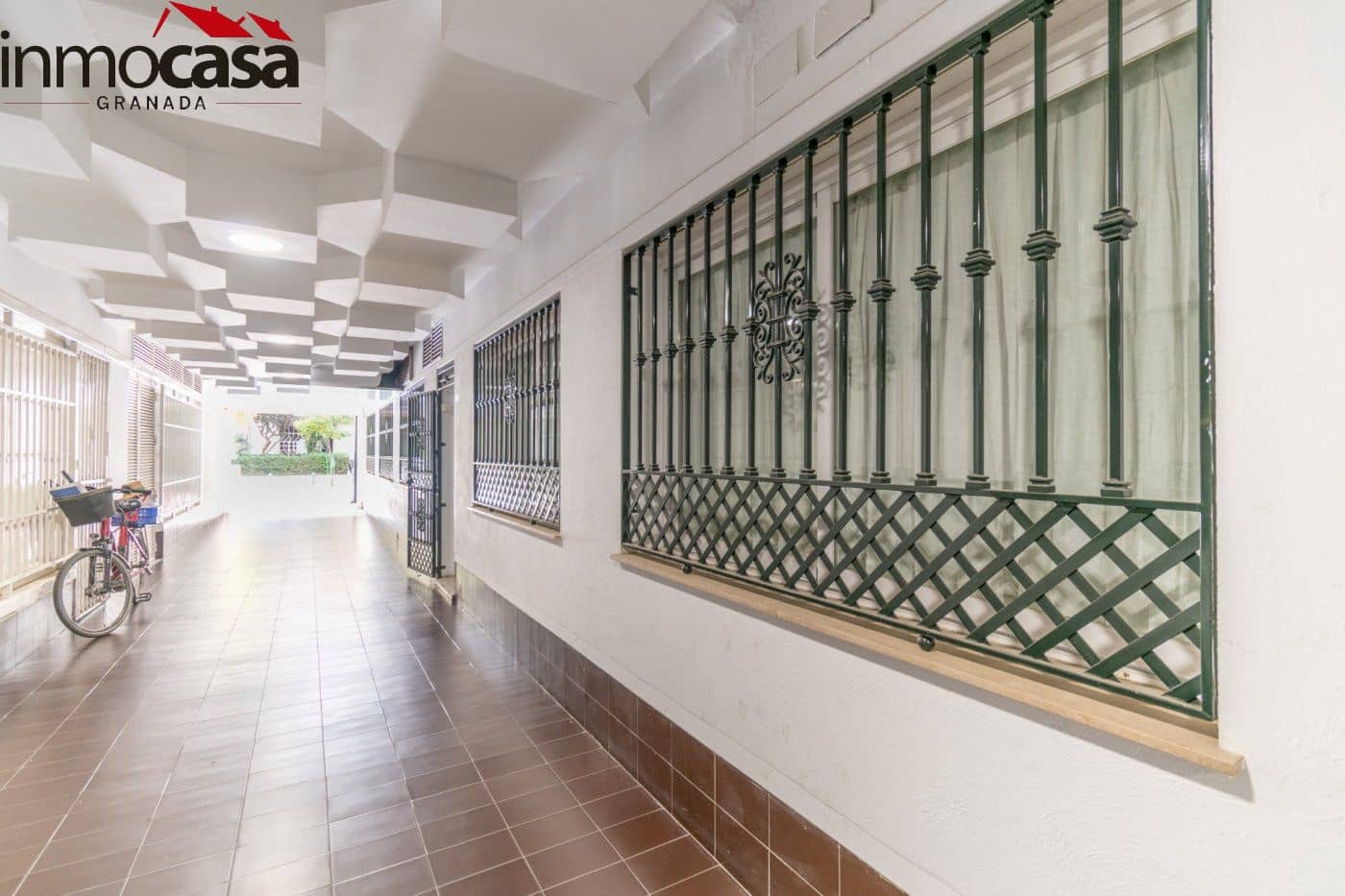 Erhverv til salg i Granada by - € 314.000 (Ref: 8162028)