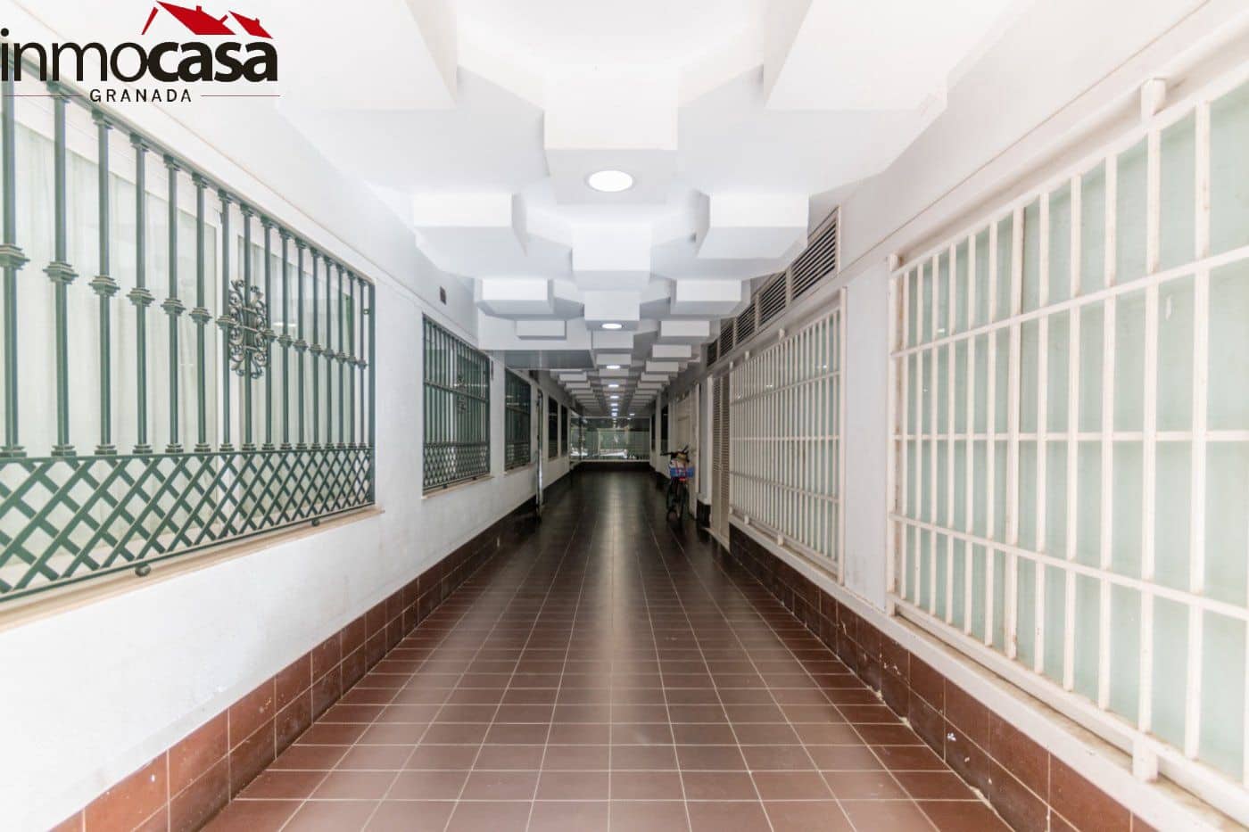 Erhverv til salg i Granada by - € 314.000 (Ref: 8162028)