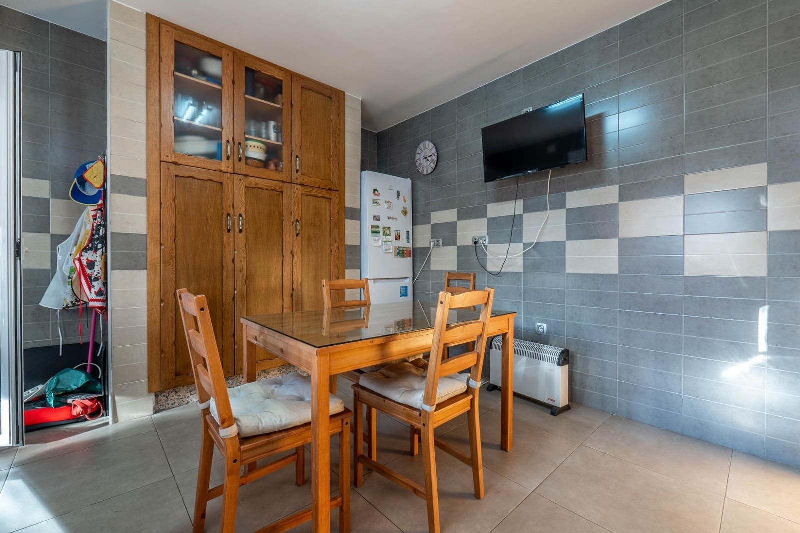 2 bedroom Townhouse for sale in Atarfe with garage - € 140,000 (Ref: 8162092)