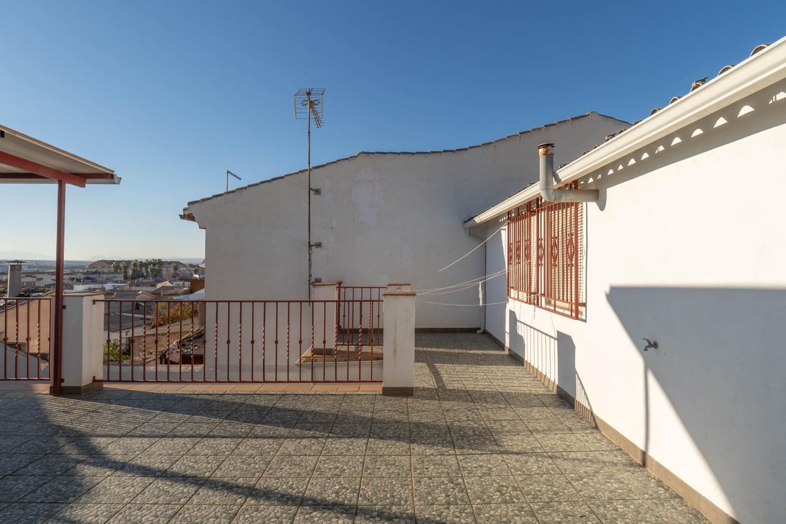 2 bedroom Townhouse for sale in Atarfe with garage - € 140,000 (Ref: 8162092)