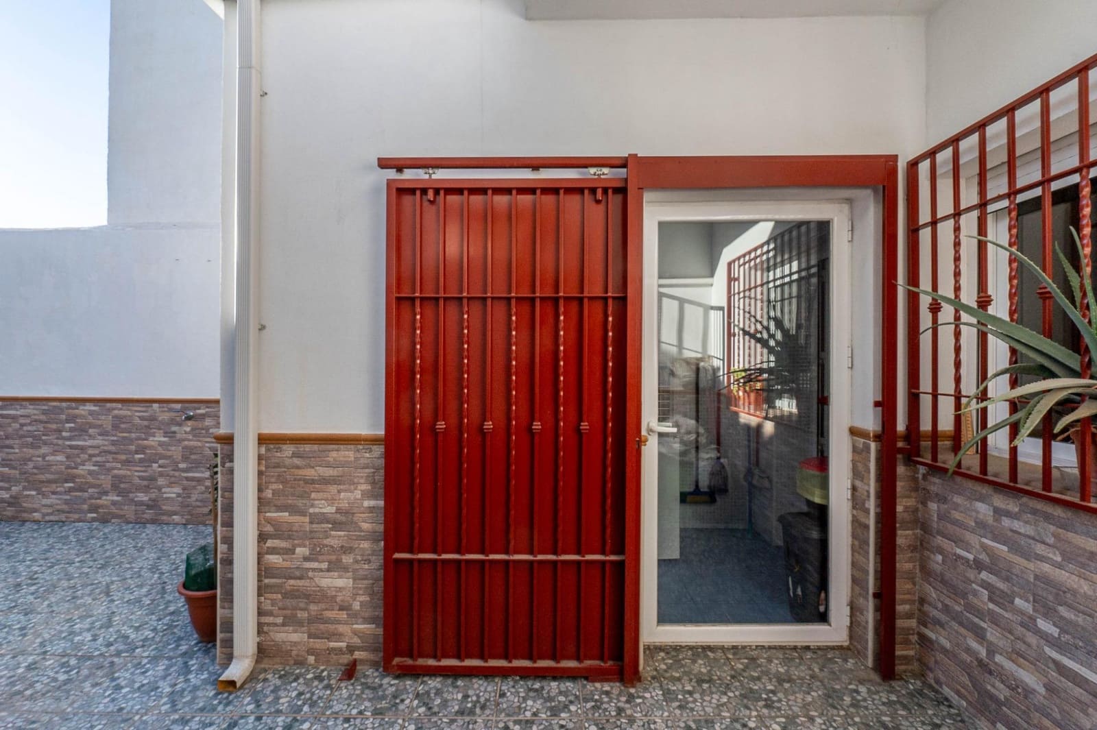 2 bedroom Townhouse for sale in Atarfe with garage - € 140,000 (Ref: 8162092)