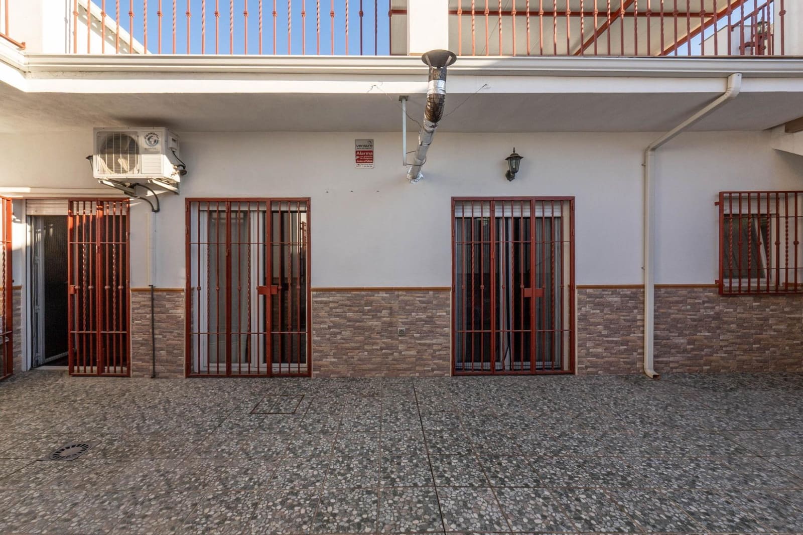 2 bedroom Townhouse for sale in Atarfe with garage - € 140,000 (Ref: 8162092)
