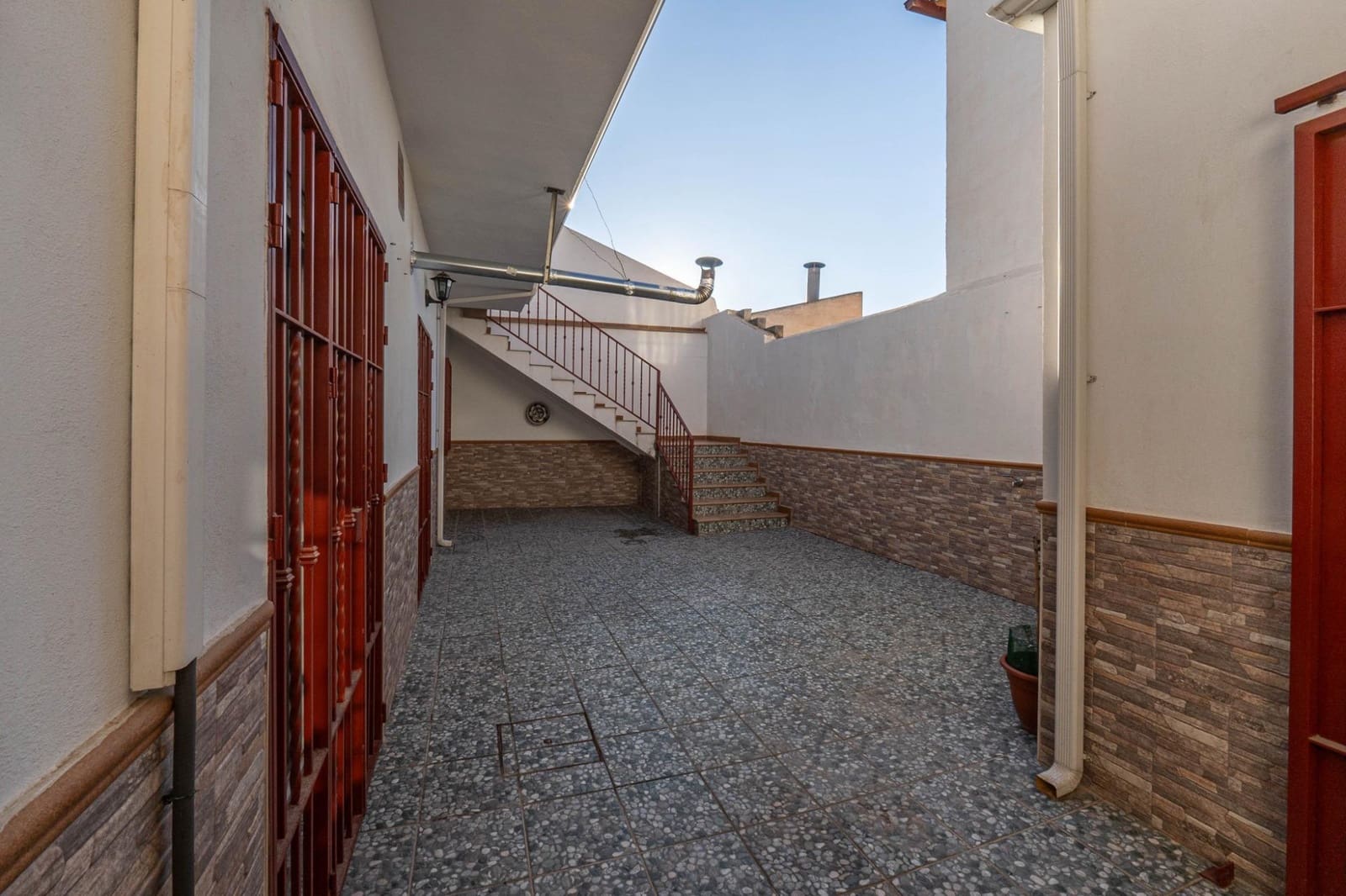 2 bedroom Townhouse for sale in Atarfe with garage - € 140,000 (Ref: 8162092)