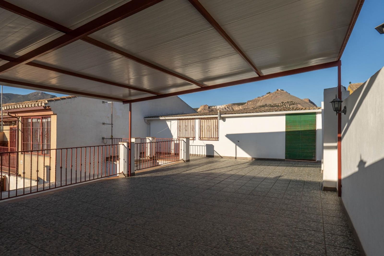 2 bedroom Townhouse for sale in Atarfe with garage - € 140,000 (Ref: 8162092)