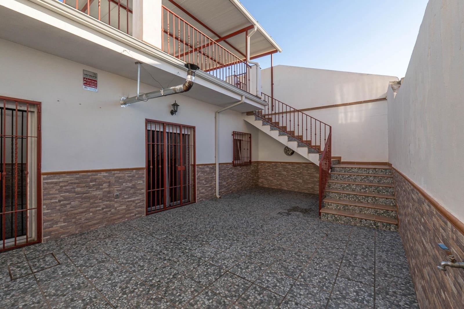 2 bedroom Townhouse for sale in Atarfe with garage - € 140,000 (Ref: 8162092)