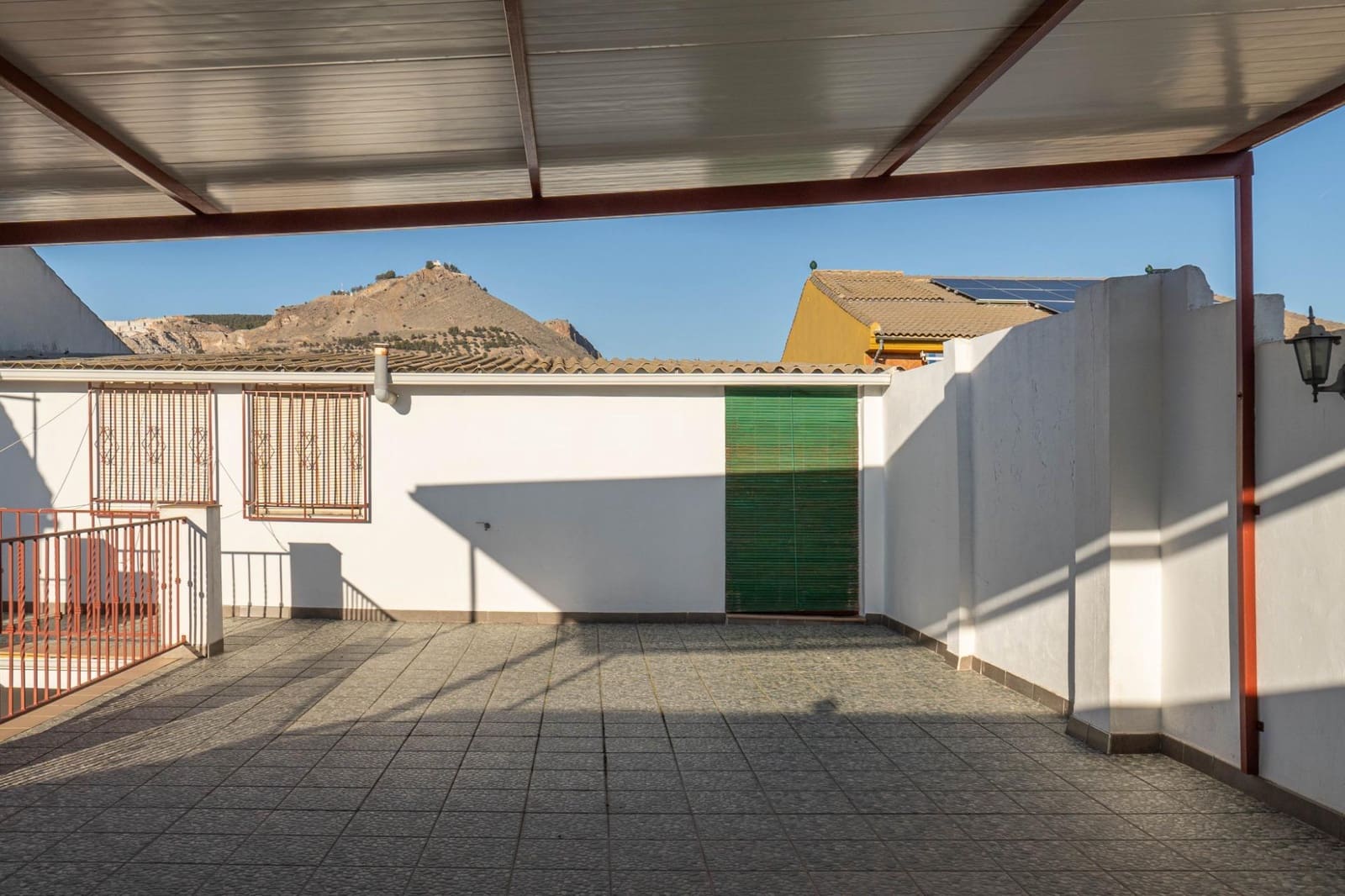 2 bedroom Townhouse for sale in Atarfe with garage - € 140,000 (Ref: 8162092)