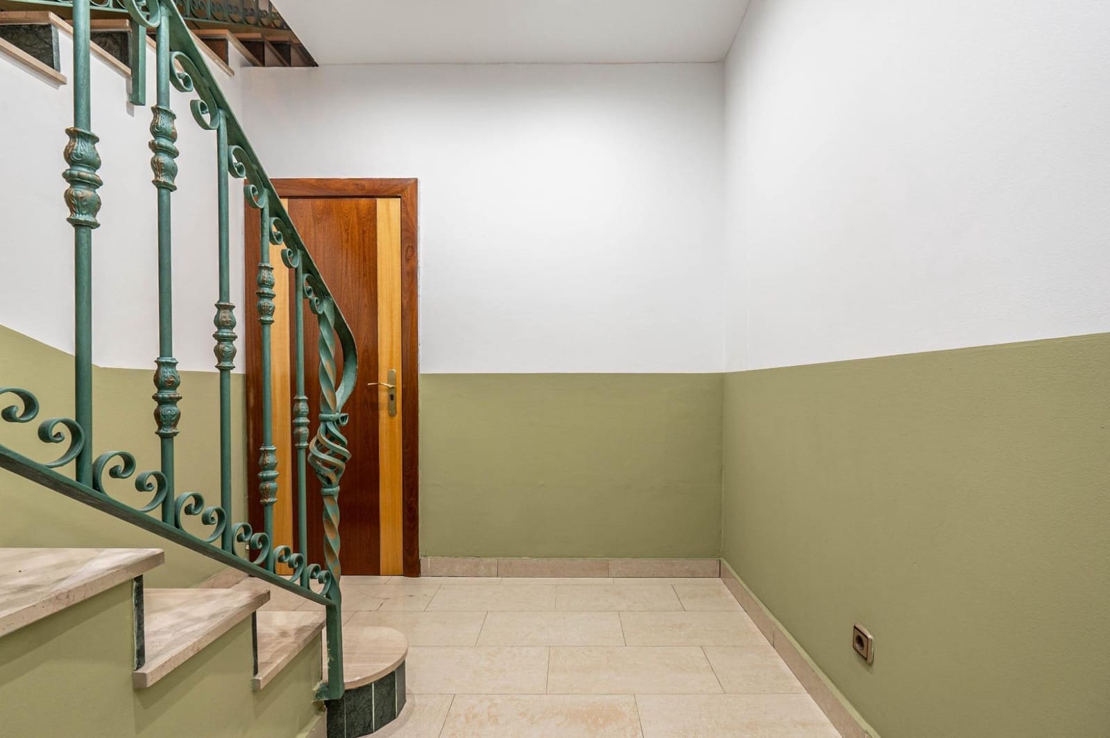 3 bedroom Townhouse for sale in Atarfe with garage - € 195,000 (Ref: 8162093)