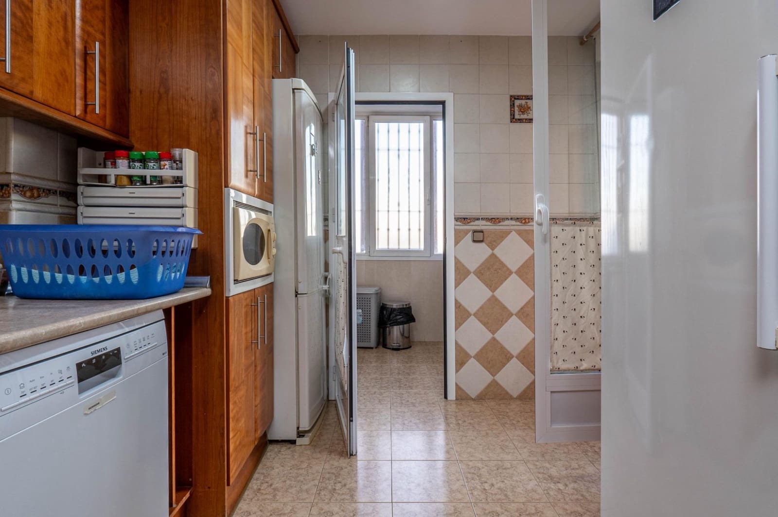 3 bedroom Townhouse for sale in Atarfe with garage - € 195,000 (Ref: 8162093)