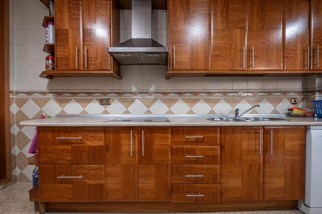 Casa de 3 habitaciones en Atarfe en venta con garaje - 195.000 € (Ref: 8162093)
