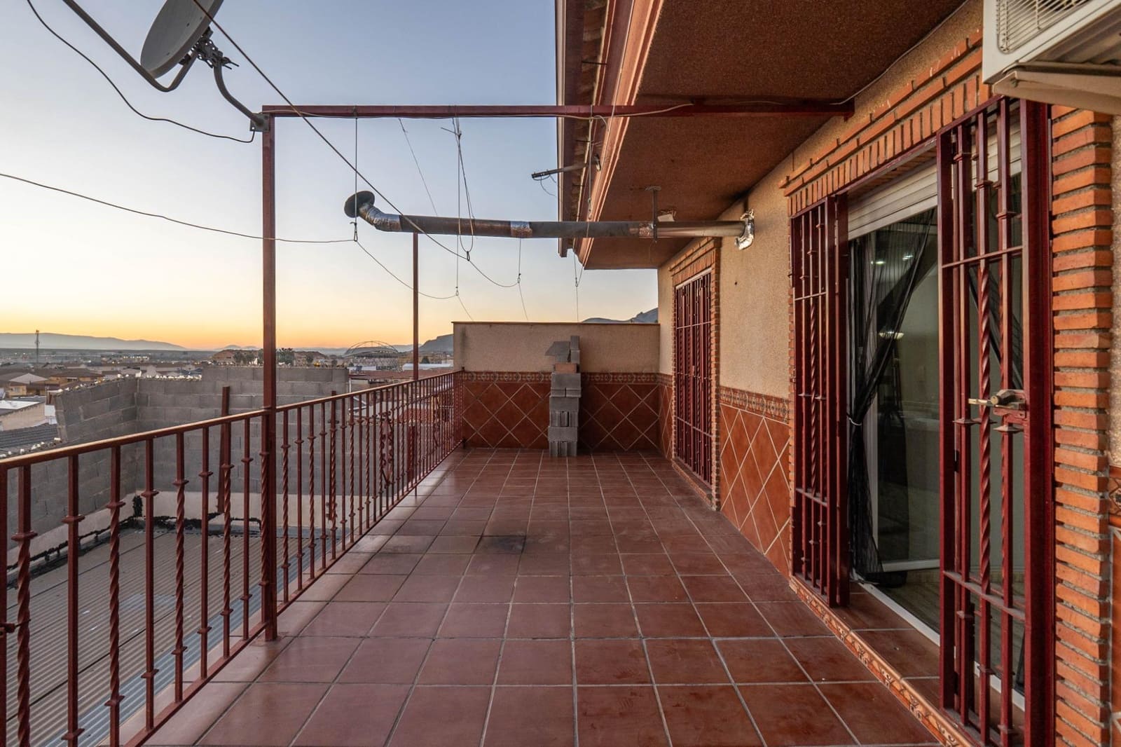 3 bedroom Townhouse for sale in Atarfe with garage - € 195,000 (Ref: 8162093)