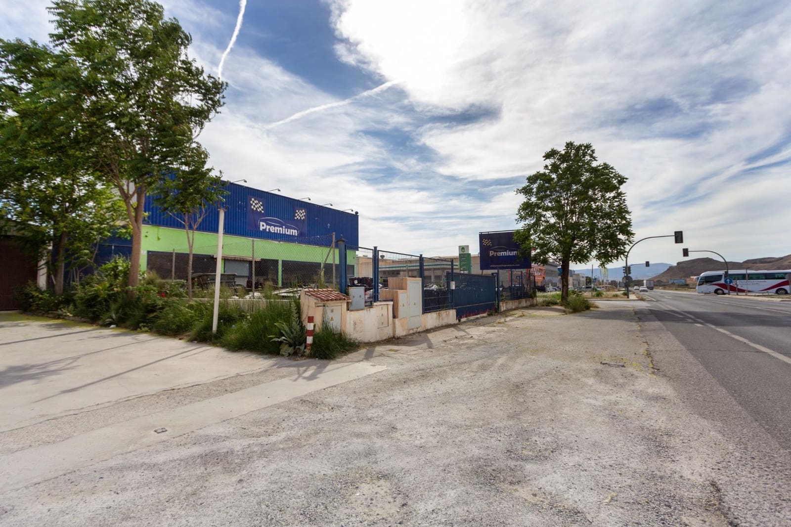 Bedrijf te koop in Atarfe met garage - € 840.000 (Ref: 8162097)