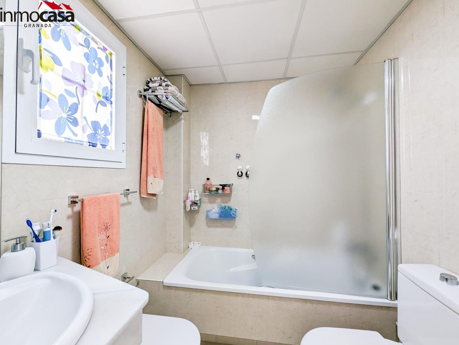 Chalet de 4 habitaciones en Granada ciudad en venta con piscina garaje - 449.000 € (Ref: 8222757)