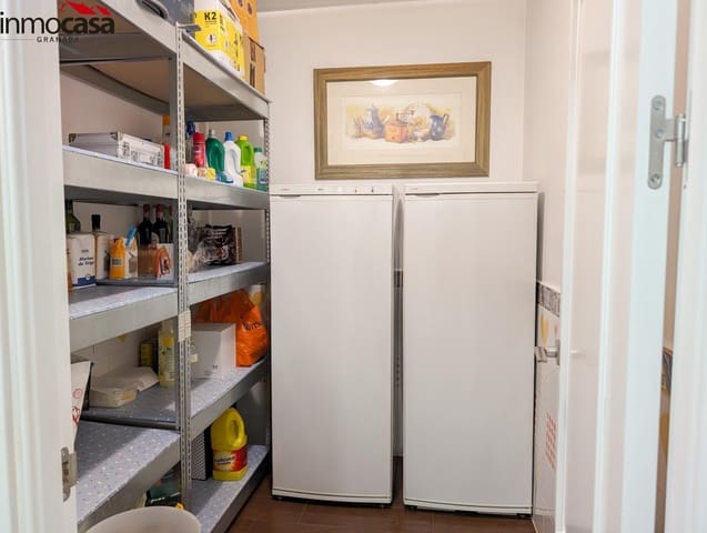 Chalet de 4 habitaciones en Granada ciudad en venta con piscina garaje - 449.000 € (Ref: 8222757)