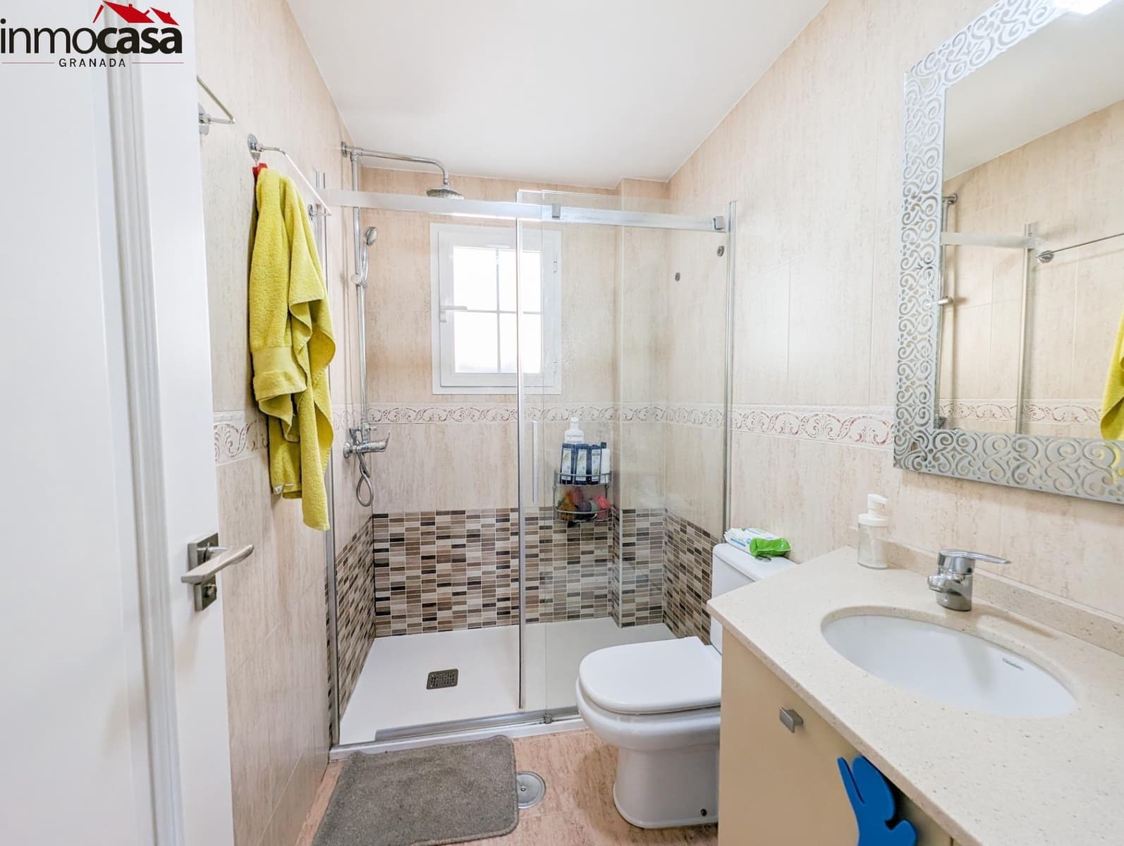 Chalet de 4 habitaciones en Granada ciudad en venta con piscina garaje - 449.000 € (Ref: 8222757)