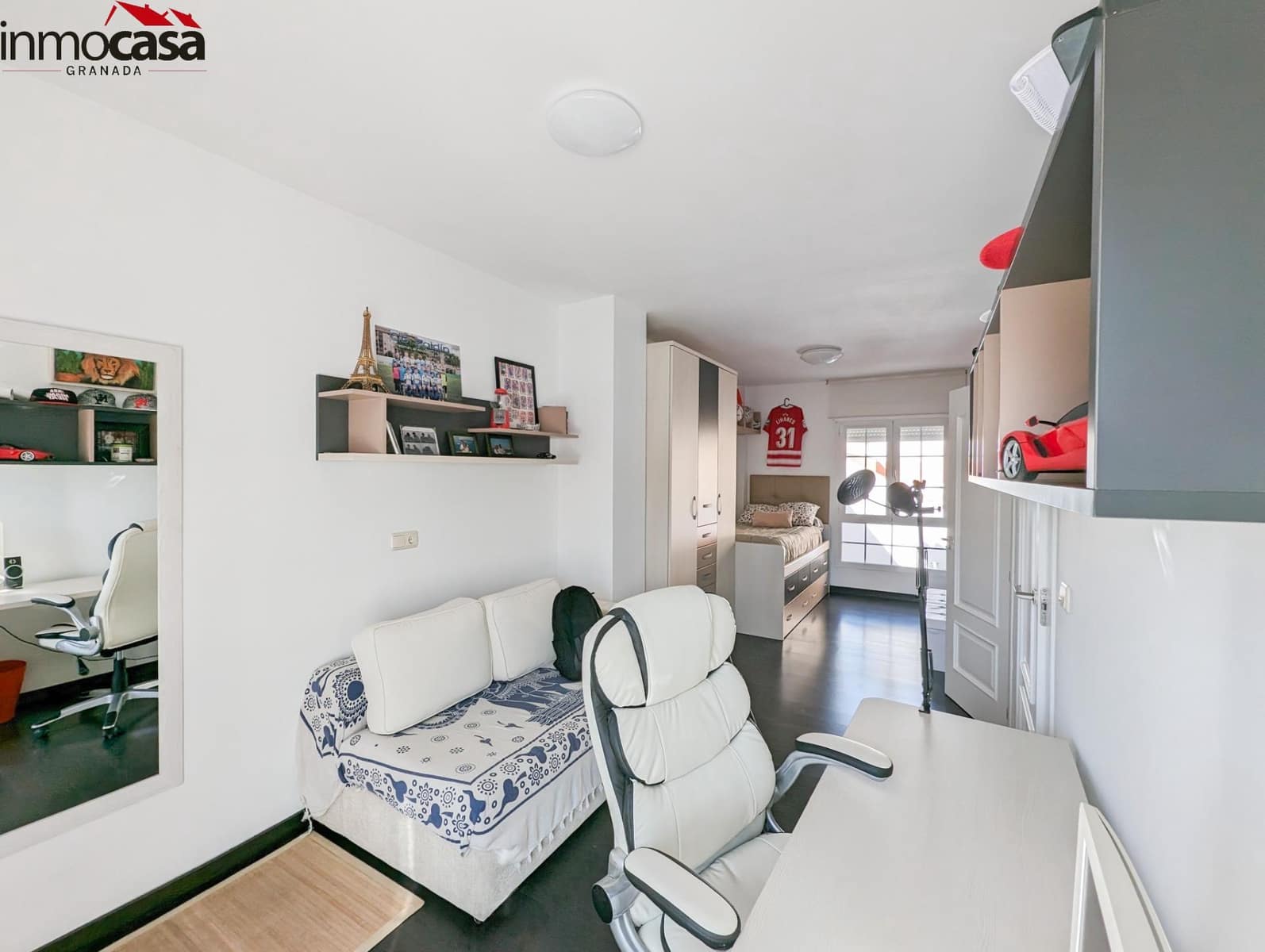 Chalet de 4 habitaciones en Granada ciudad en venta con piscina garaje - 449.000 € (Ref: 8222757)