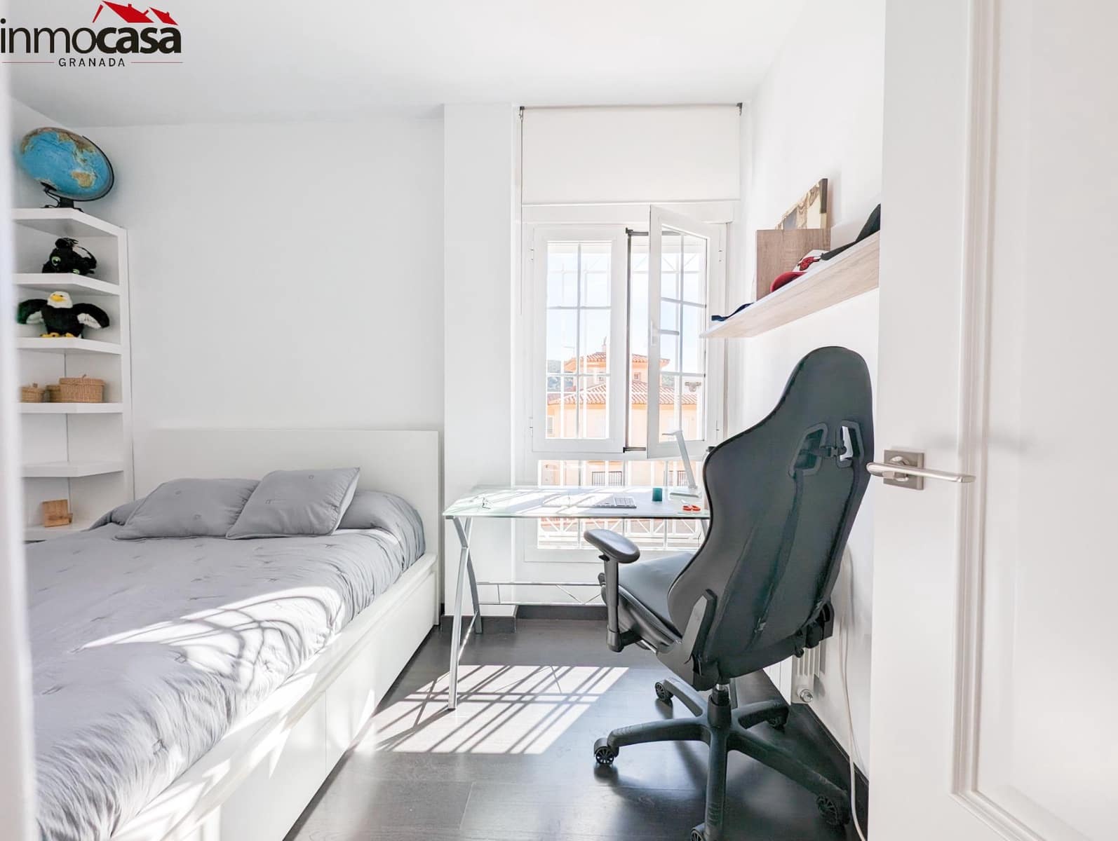 Chalet de 4 habitaciones en Granada ciudad en venta con piscina garaje - 449.000 € (Ref: 8222757)