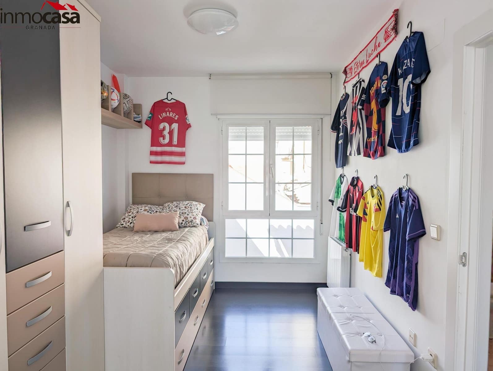 Chalet de 4 habitaciones en Granada ciudad en venta con piscina garaje - 449.000 € (Ref: 8222757)