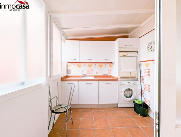 Chalet de 4 habitaciones en Granada ciudad en venta con piscina garaje - 449.000 € (Ref: 8222757)