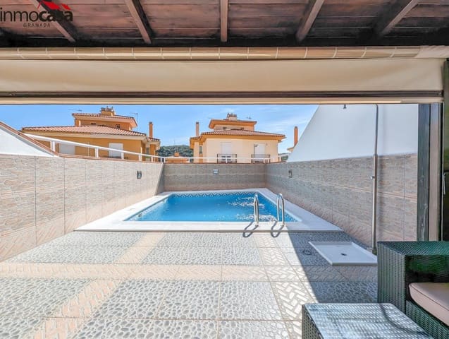 Chalet de 4 habitaciones en Granada ciudad en venta con piscina garaje - 449.000 € (Ref: 8222757)