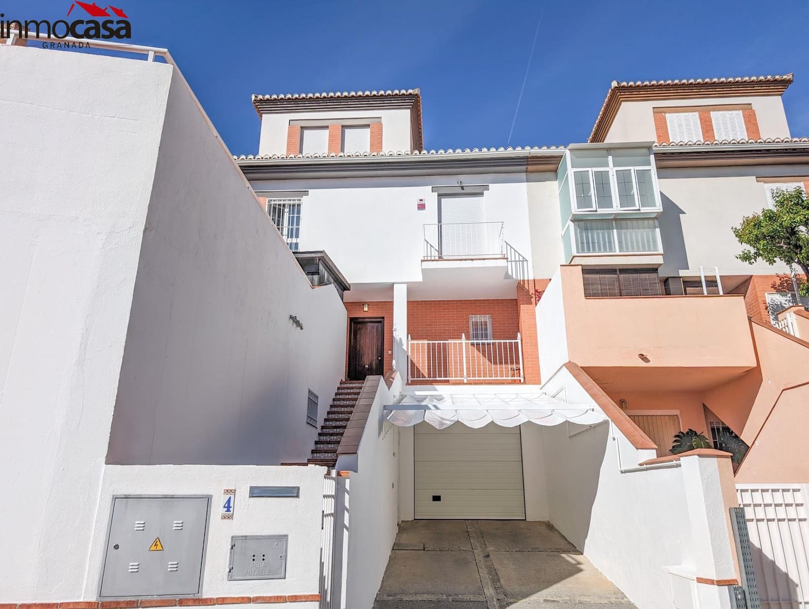 Chalet de 4 habitaciones en Granada ciudad en venta con piscina garaje - 449.000 € (Ref: 8222757)