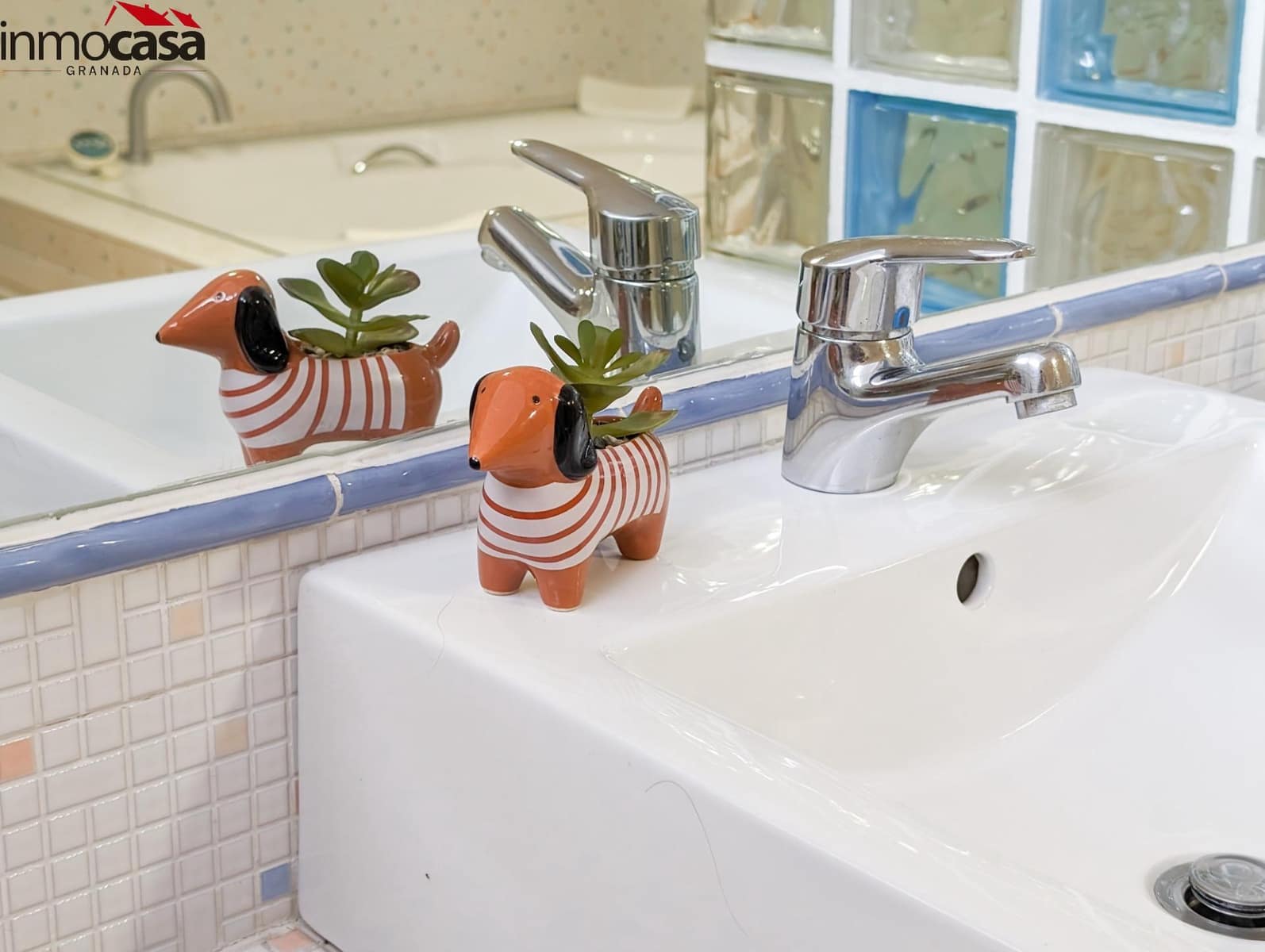 Chalet de 4 habitaciones en Granada ciudad en venta con piscina garaje - 449.000 € (Ref: 8222757)