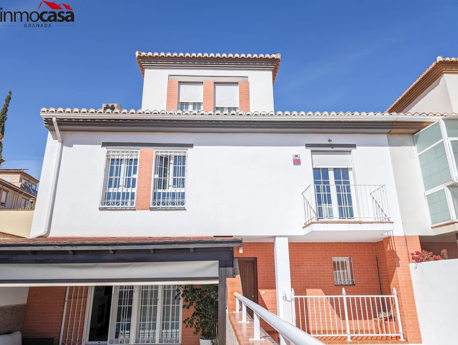 Chalet de 4 habitaciones en Granada ciudad en venta con piscina garaje - 449.000 € (Ref: 8222757)
