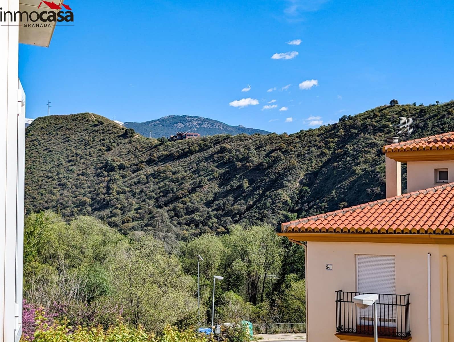 Chalet de 4 habitaciones en Granada ciudad en venta con piscina garaje - 449.000 € (Ref: 8222757)