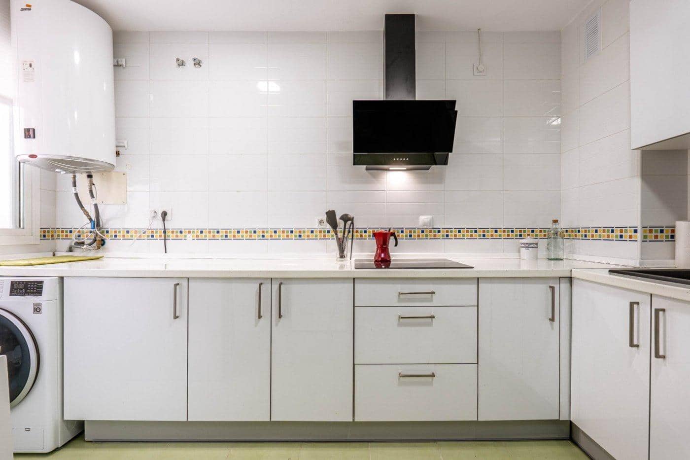 3 soveværelse Lejlighed til leje i Granada by med swimmingpool - € 250 (Ref: 8289531)