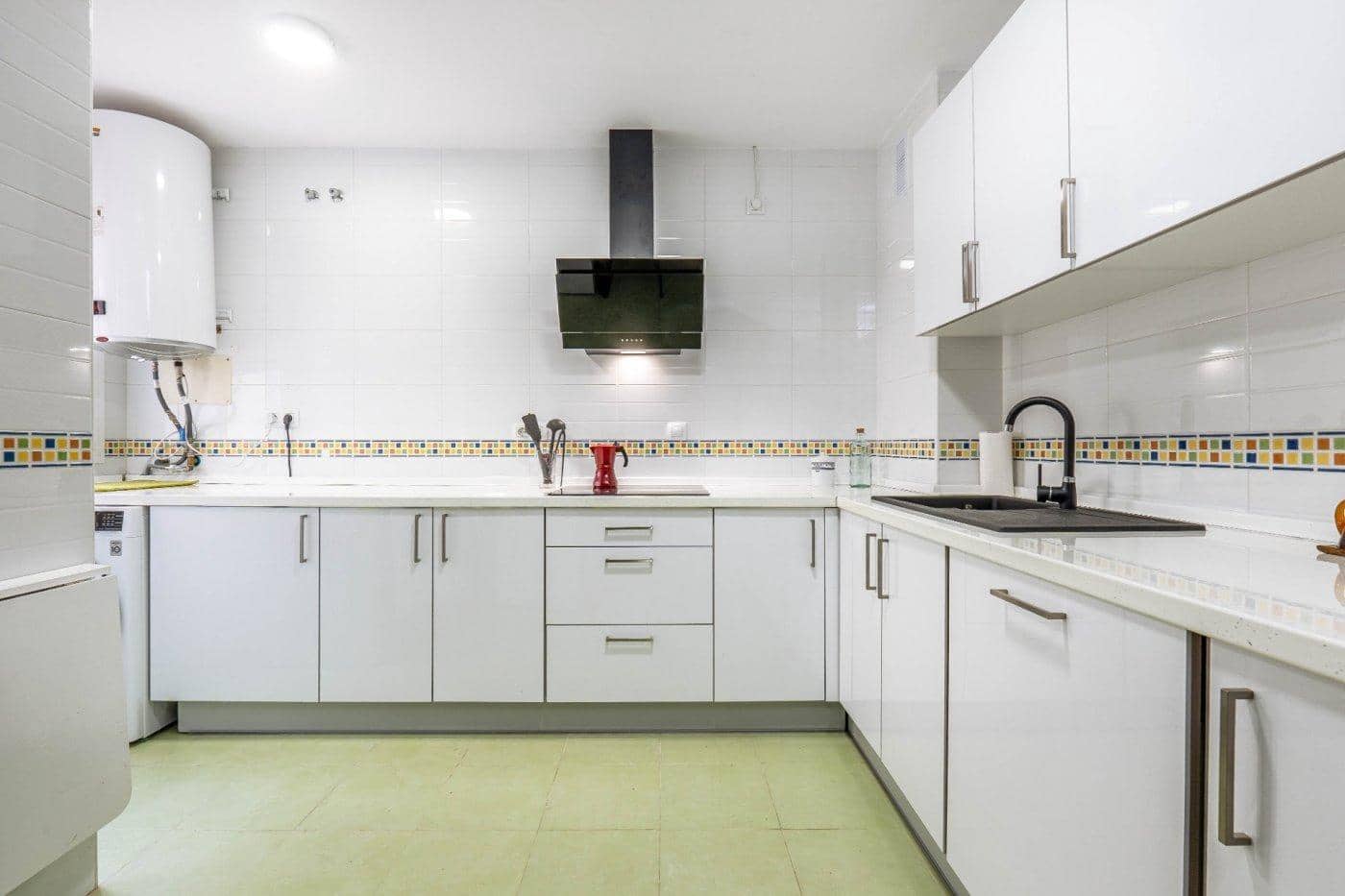 3 soveværelse Lejlighed til leje i Granada by med swimmingpool - € 250 (Ref: 8289531)