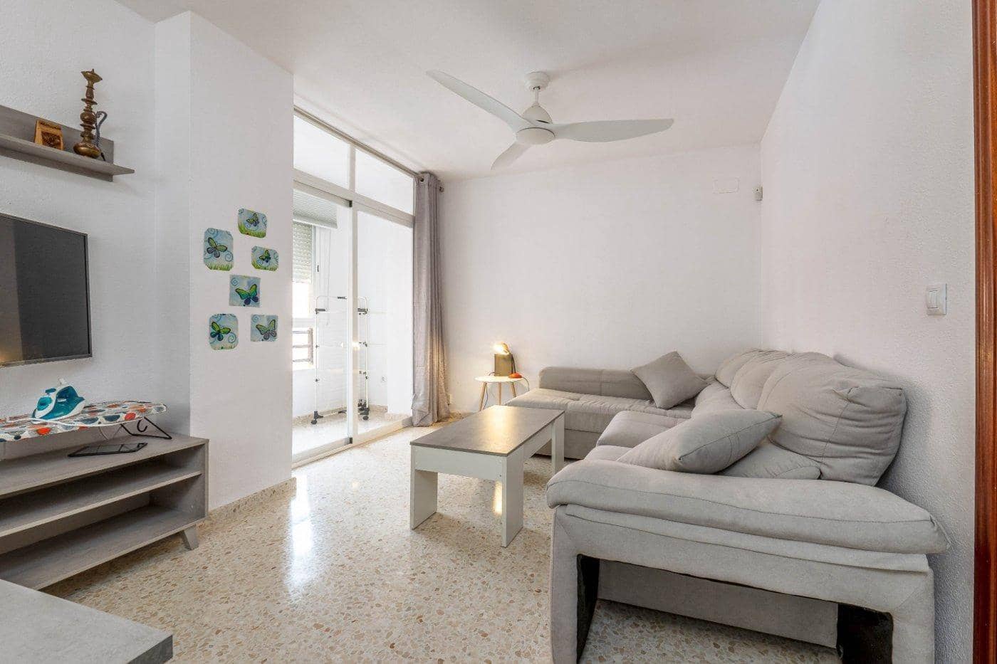 3 soveværelse Lejlighed til leje i Granada by med swimmingpool - € 250 (Ref: 8289531)