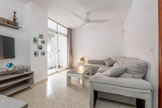 3 soveværelse Lejlighed til leje i Granada by med swimmingpool - € 250 (Ref: 8289531)