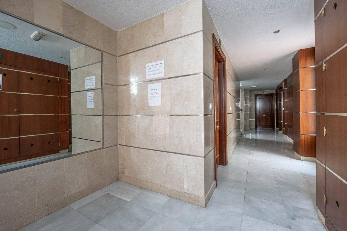 3 soveværelse Lejlighed til leje i Granada by med swimmingpool - € 250 (Ref: 8289531)