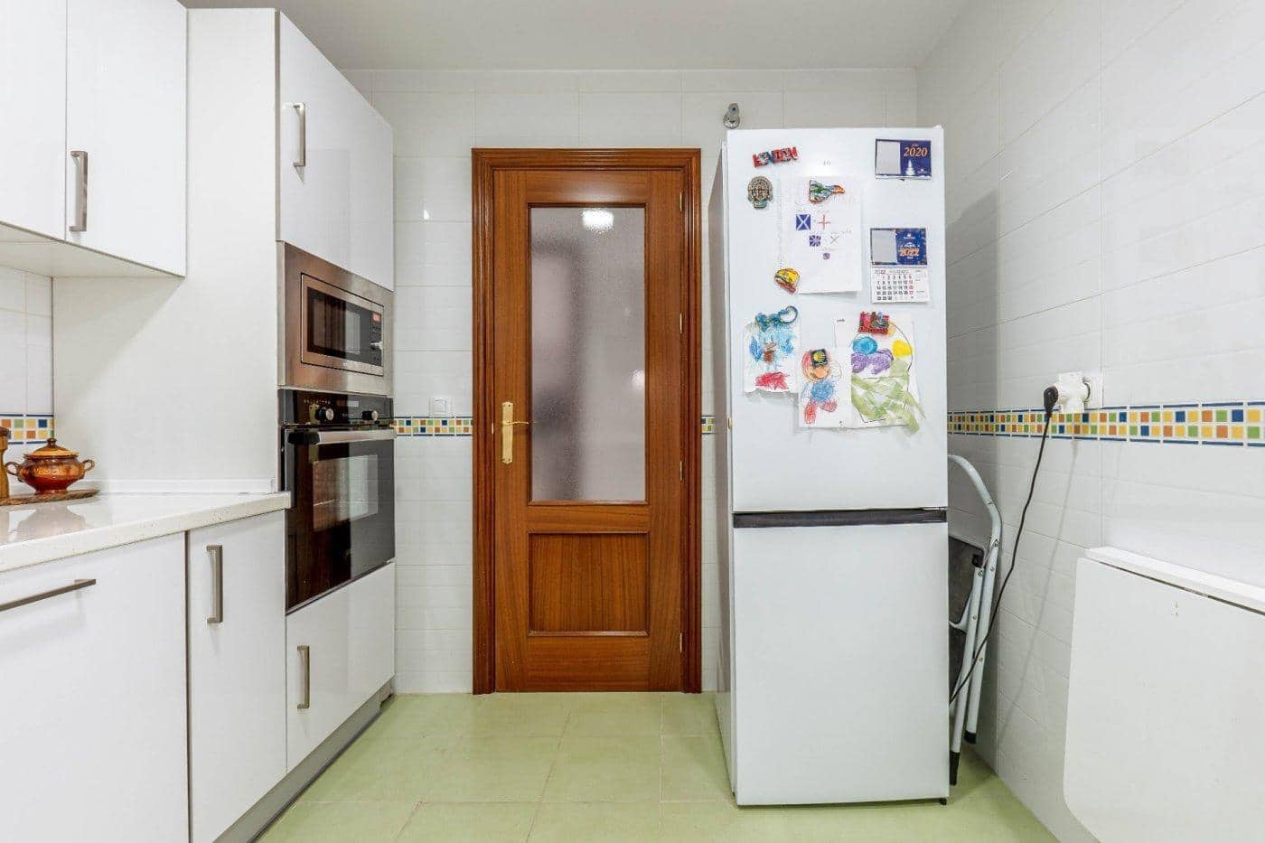 3 soveværelse Lejlighed til leje i Granada by med swimmingpool - € 250 (Ref: 8289531)