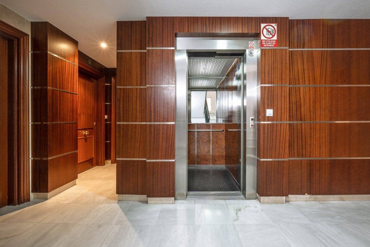 3 soveværelse Lejlighed til leje i Granada by med swimmingpool - € 250 (Ref: 8289531)