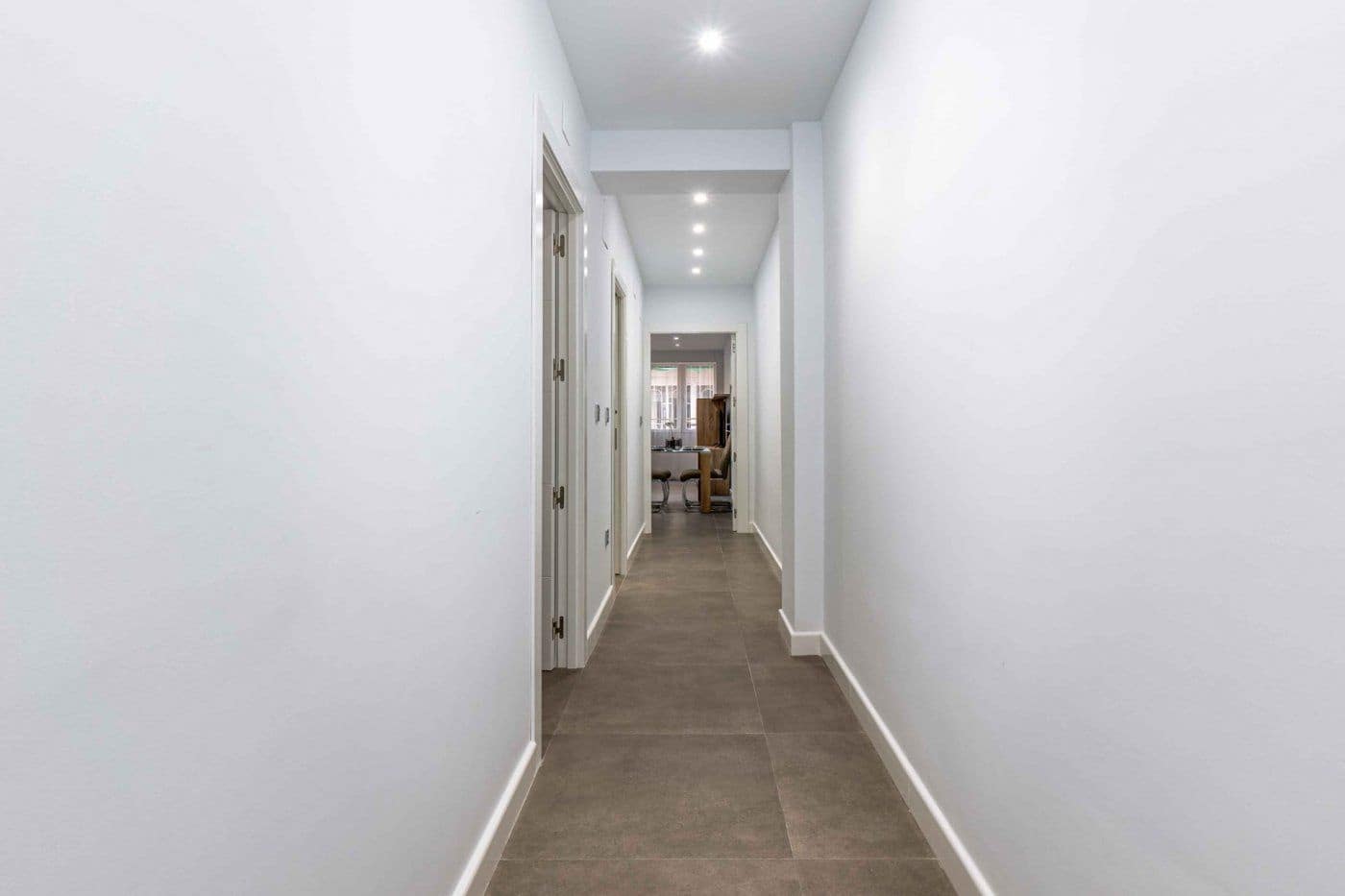 3 sovrum Lägenhet att hyra i Granada stad - 300 € (Ref: 8316174)
