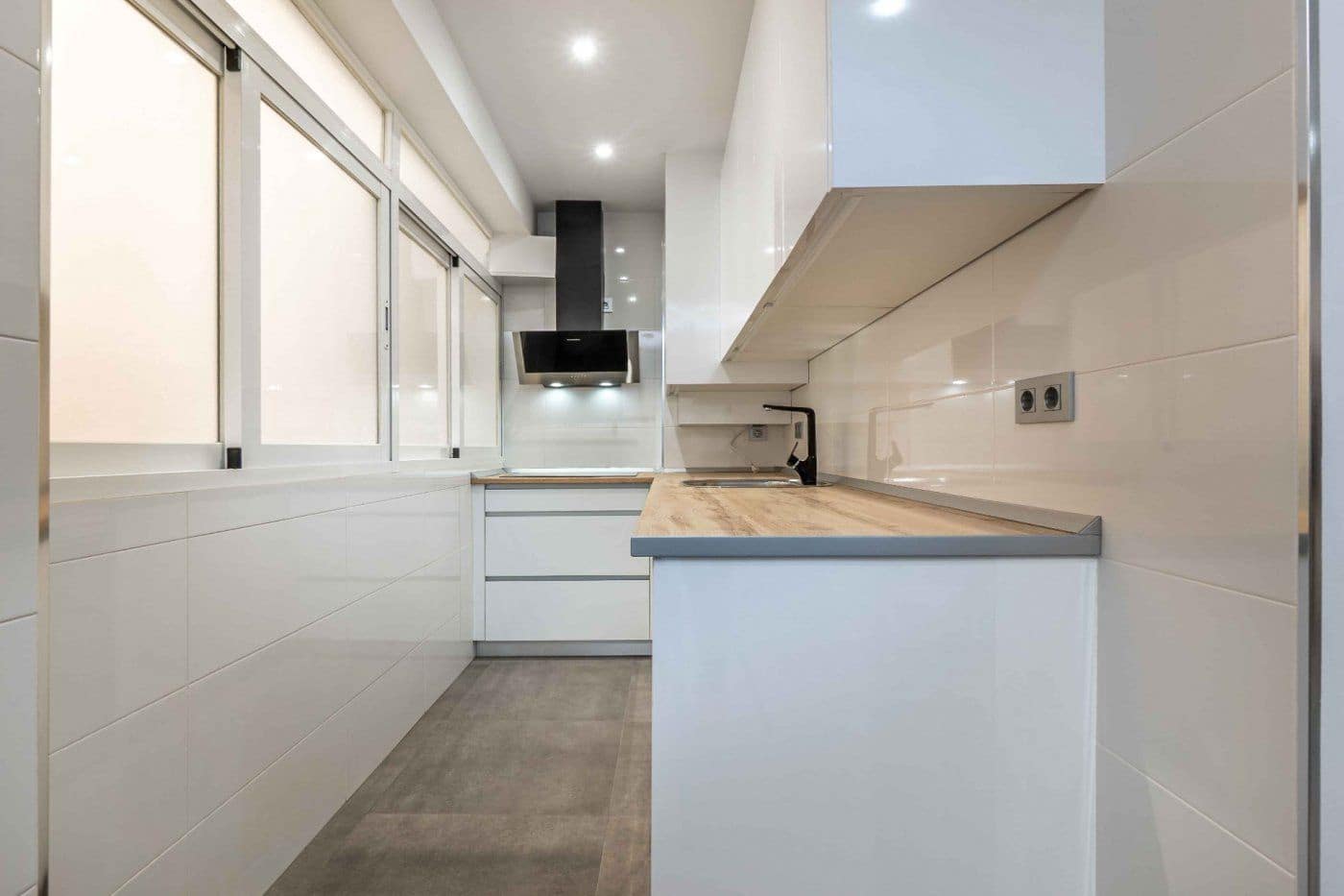 3 sovrum Lägenhet att hyra i Granada stad - 300 € (Ref: 8316174)