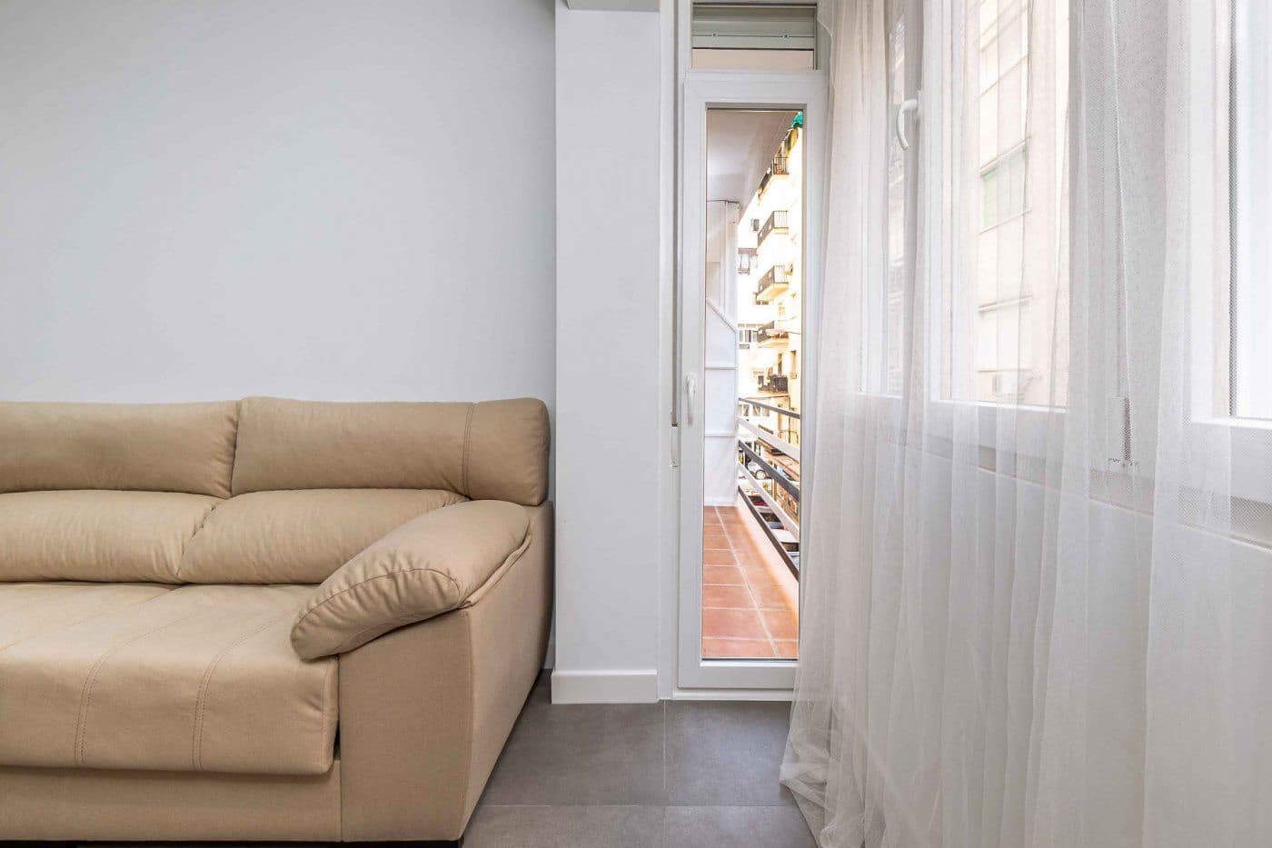 3 sovrum Lägenhet att hyra i Granada stad - 300 € (Ref: 8316174)