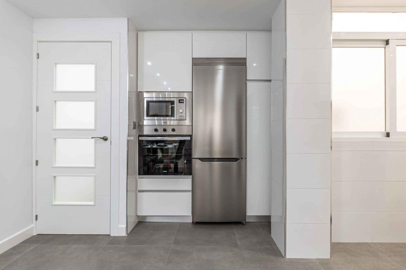 3 sovrum Lägenhet att hyra i Granada stad - 300 € (Ref: 8316174)