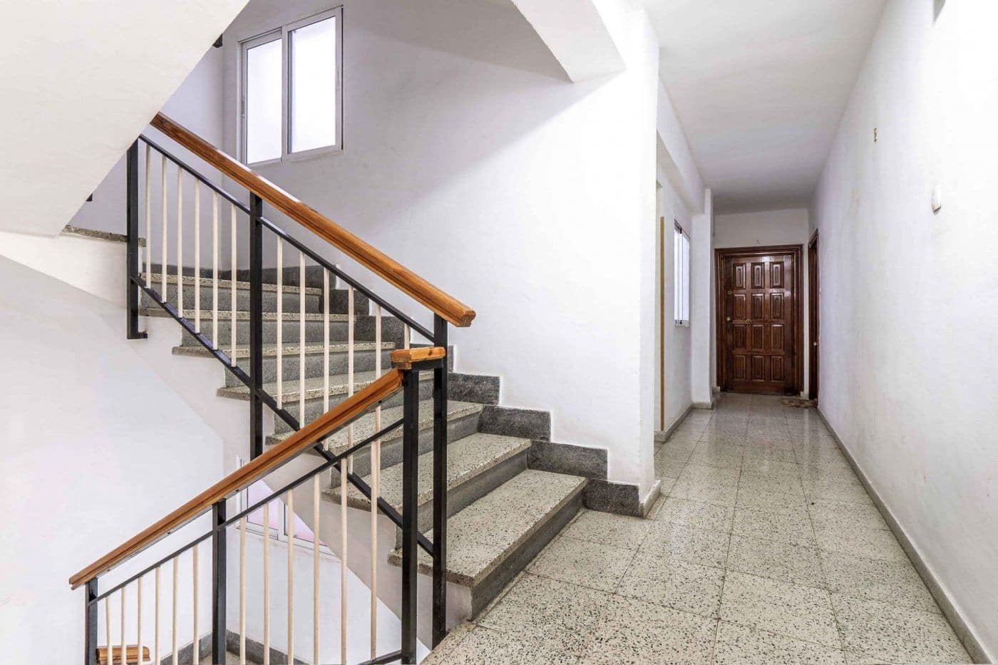 3 sovrum Lägenhet att hyra i Granada stad - 300 € (Ref: 8316174)