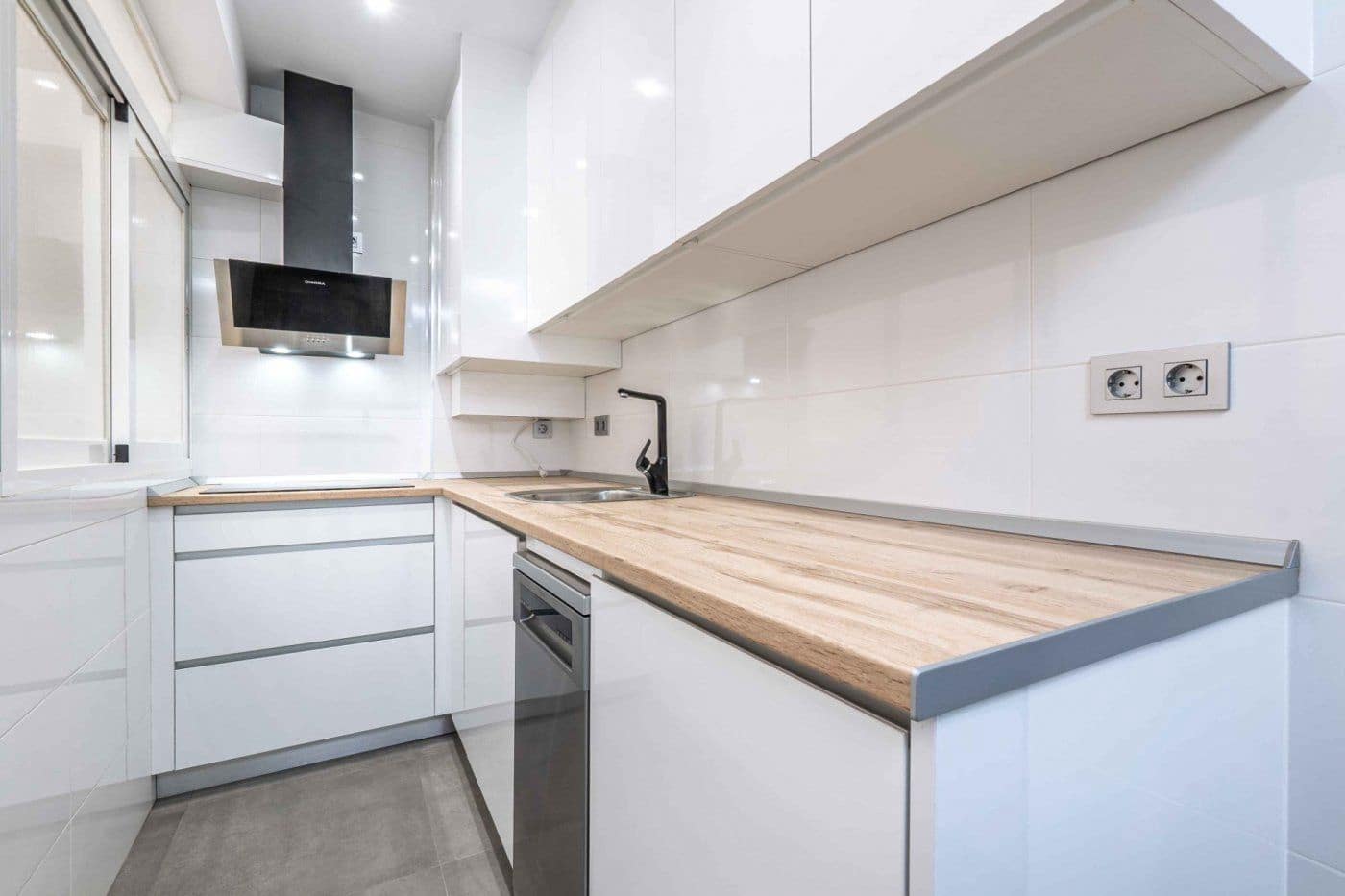 3 sovrum Lägenhet att hyra i Granada stad - 300 € (Ref: 8316174)