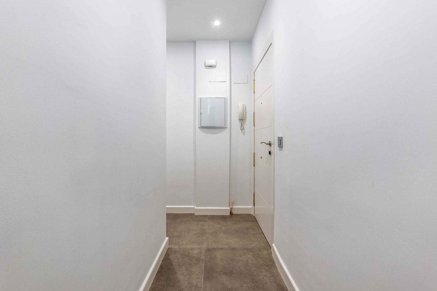3 sovrum Lägenhet att hyra i Granada stad - 300 € (Ref: 8316174)