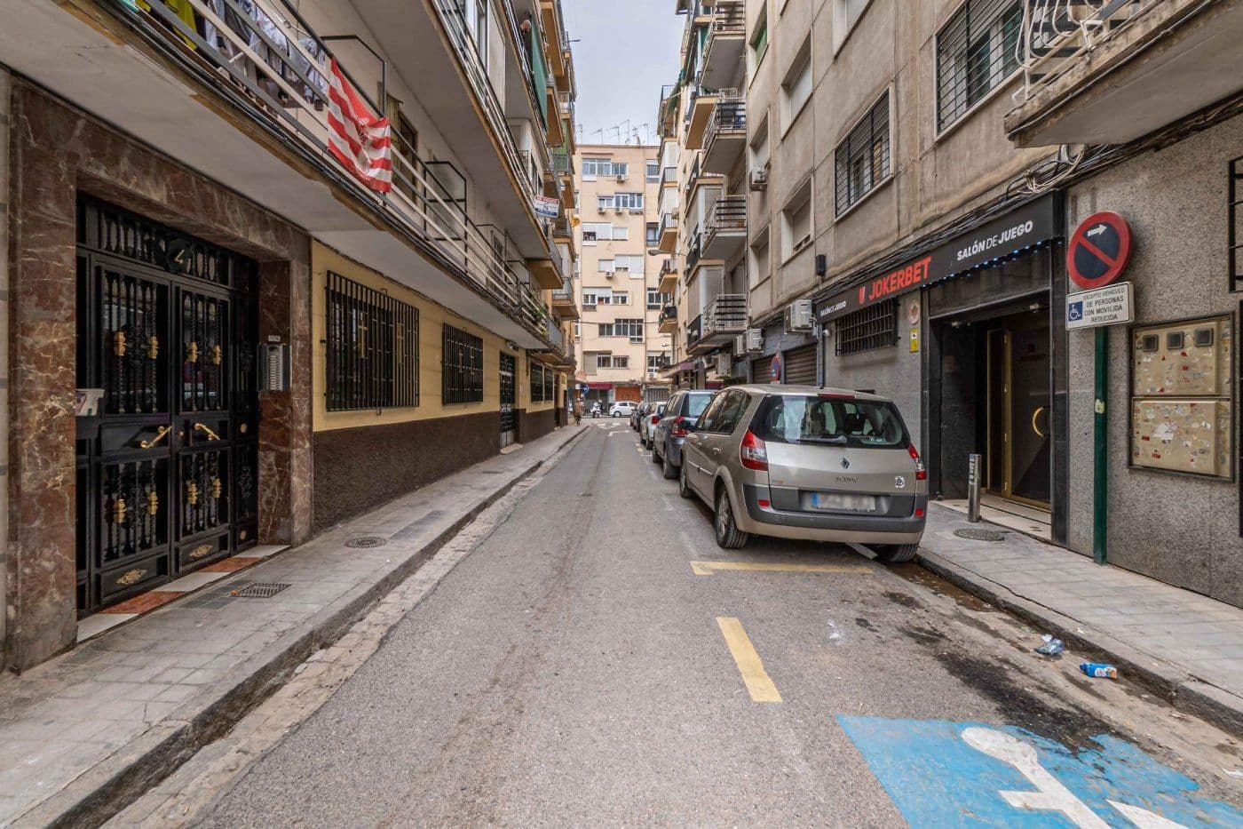 3 sovrum Lägenhet att hyra i Granada stad - 300 € (Ref: 8316174)