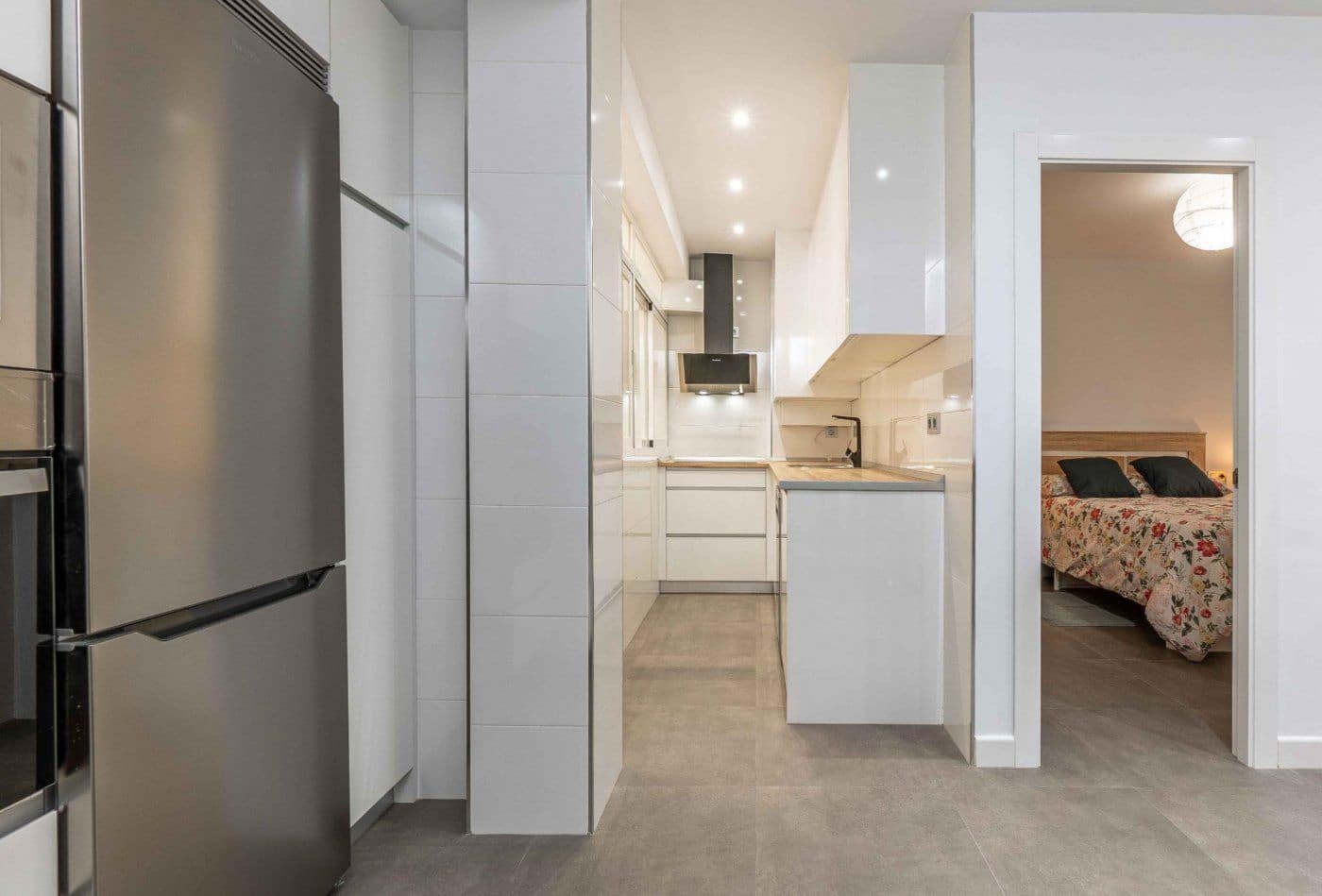 3 sovrum Lägenhet att hyra i Granada stad - 300 € (Ref: 8316174)